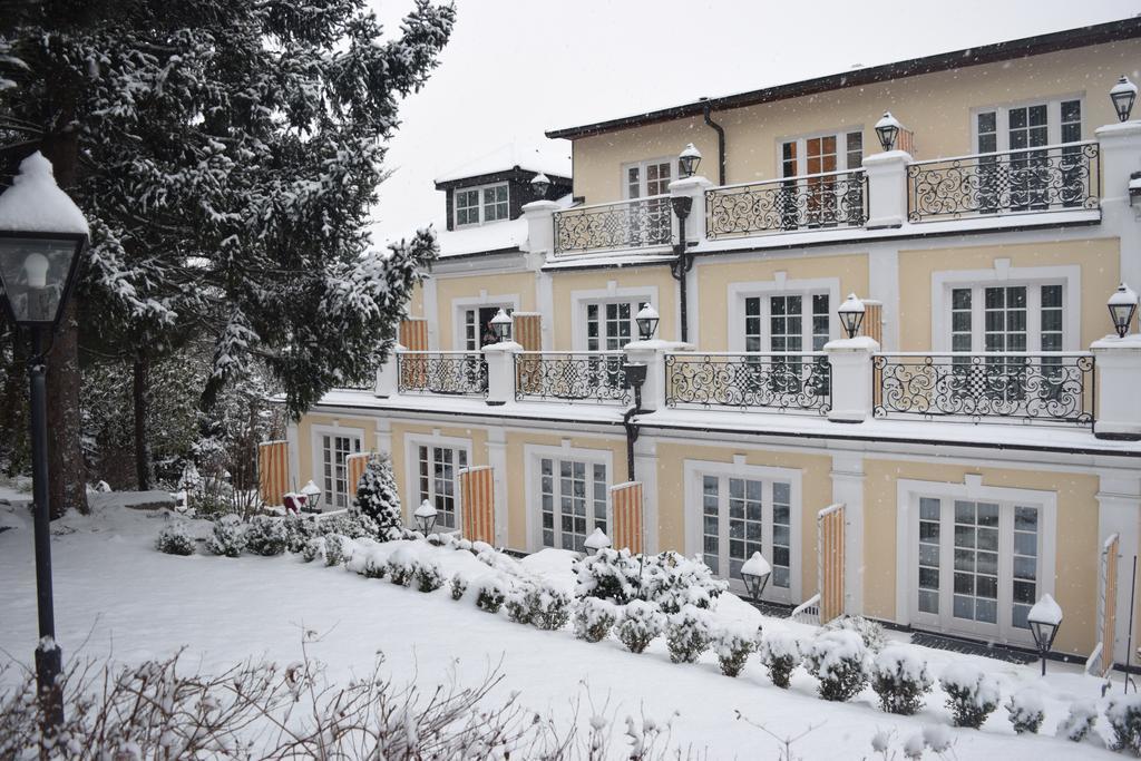 Hotel Landhaus Fuhrgassl-Huber Vienna Exterior photo